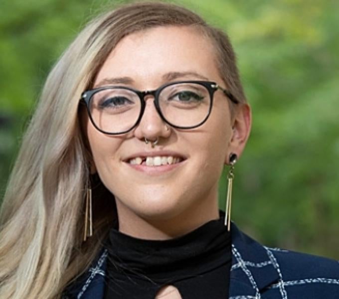 Headshot of Christin Bongiorni outside